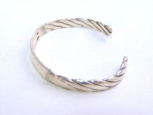 Load image into Gallery viewer, Estate Sterling Silver Cuff Bracelet 15.5g E1475
