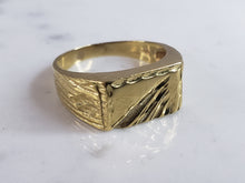 Load image into Gallery viewer, Mens Vintage Estate 14K Yellow Gold Modernist Ring 5.3g E6197