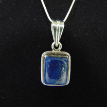 Load image into Gallery viewer, Lovely Vintage Estate Sterling Silver Necklace Blue Lapis Pendant 11.3g E3176