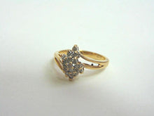 Load image into Gallery viewer, Lovely Women's Vintage Estate 14K Yellow Gold Diamond Cluster Ring 3.0g E3559