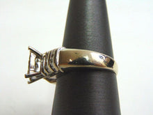 Load image into Gallery viewer, Vintage Estate 10K Yellow Gold & Diamond Cluster Ring 8.8g E3597