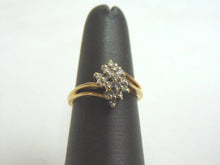 Load image into Gallery viewer, Lovely Women's Vintage Estate 14K Yellow Gold Diamond Cluster Ring 3.0g E3559
