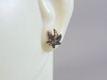 Load image into Gallery viewer, Pair of Womens Vintage Estate Sterling Silver Marijuana Leaf Stick Earrings 0.9g E1506