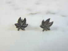 Load image into Gallery viewer, Pair of Womens Vintage Estate Sterling Silver Marijuana Leaf Stick Earrings 0.9g E1506