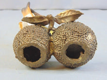 Load image into Gallery viewer, Bird Porcelain and Bronze Candle Holder