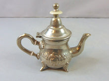 Load image into Gallery viewer, Theiere Moulay Hassan Fabrication Dar El Berrad Morrocan Teapot Creamer