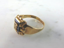 Load image into Gallery viewer, Vintage Estate 10K Yellow Gold Band Signet Ring  3.6g E4122