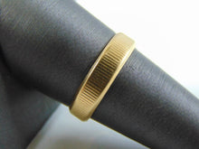 Load image into Gallery viewer, Mens Vintage Estate 18K Gold Wedding Band Ring 5.0g E931