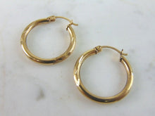 Load image into Gallery viewer, Pr Womens Vintage Estate 10K Gold Etched Hoop Earrings, 2.7g E4229