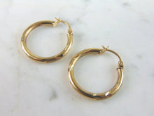 Load image into Gallery viewer, Pr Womens Vintage Estate 10K Gold Etched Hoop Earrings, 2.7g E4229