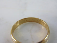 Load image into Gallery viewer, Mens Vintage Estate 14K Yellow Gold Band Wedding Ring 3.9g E2351