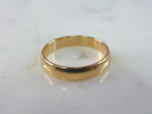 Load image into Gallery viewer, Mens Vintage Estate 14K Yellow Gold Band Wedding Ring 3.4g E2360