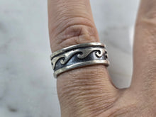 Load image into Gallery viewer, Womens Vintage Estate Sterling Silver Modernist Wave Ring 5.0g E1063