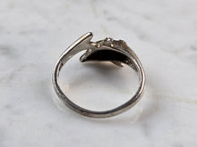 Load image into Gallery viewer, Womens Vintage Estate Sterling Silver CZ Dolphin Ring 2.8g E1065