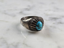 Load image into Gallery viewer, Womens Vintage Estate Sterling Silver Southwestern Turquoise Ring 5.5g E1103