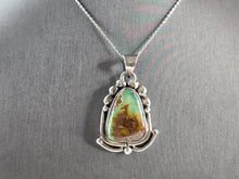 Load image into Gallery viewer, Womens Vintage Estate Sterling Silver Turquoise Pendant Necklace 22.2g E1137