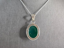 Load image into Gallery viewer, Womens Vintage Estate Sterling Silver Green Onyx ? Pendant Necklace 8.8g E1140