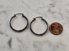 Load image into Gallery viewer, Womens Vintage Estate Sterling Silver Garnet Hoop Earrings 7.0g E1152