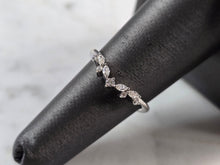 Load image into Gallery viewer, Womens Vintage Estate 14k White Gold Diamond Ring 1.9g E1189