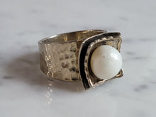 Load image into Gallery viewer, Womens Vintage Estate Sterling Silver Hand Hammered Modernist Ring, 9.7g E1314