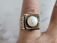 Load image into Gallery viewer, Womens Vintage Estate Sterling Silver Hand Hammered Modernist Ring, 9.7g E1314
