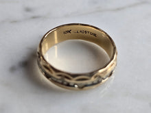 Load image into Gallery viewer, Womens Vintage Estate 10K Mixed Gold Etched Gladstone Band Ring 2.1g E1357