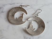 Load image into Gallery viewer, Womens Vintage Sterling Silver Southwestern Wolf Moon Earrings 17.2g E1360