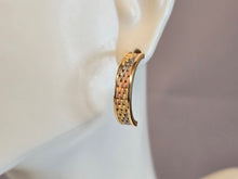 Load image into Gallery viewer, Womens Vintage Estate 14K Multi Tone Gold Shrimp Hoop Earrings 4.0g E1371
