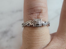 Load image into Gallery viewer, Womens Vintage Estate Sterling Silver Diamond Ring 3.1g #E1375