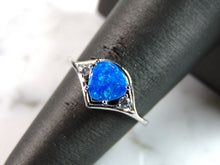 Load image into Gallery viewer, Womens Estate Sterling Silver Modernist Blue Opal Ring 1.9g E1404