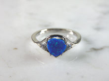 Load image into Gallery viewer, Womens Estate Sterling Silver Modernist Blue Opal Ring 1.9g E1404