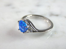 Load image into Gallery viewer, Womens Estate Sterling Silver Modernist Blue Opal Ring 1.9g E1404
