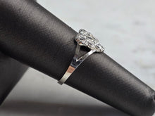 Load image into Gallery viewer, Womens Vintage Estate Sterling Silver Modernist Heart Ring 1.9g E1419