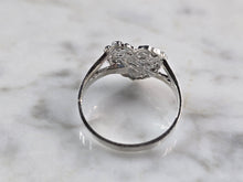Load image into Gallery viewer, Womens Vintage Estate Sterling Silver Modernist Heart Ring 1.9g E1419