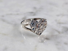 Load image into Gallery viewer, Womens Vintage Estate Sterling Silver Modernist Heart Ring 1.9g E1419