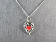 Load image into Gallery viewer, Womens Vintage Estate Sterling Silver Enamel Heart Pendant Necklace 4.3g E1439