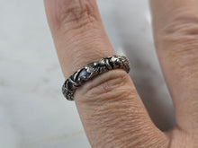 Load image into Gallery viewer, Womens Vintage Estate Sterling Silver Floral Ring 4.0g E1444