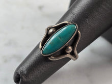 Load image into Gallery viewer, Womens Vintage Estate Sterling Silver Southwestern Turquoise Ring 4.0g E1445
