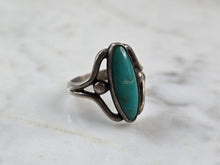 Load image into Gallery viewer, Womens Vintage Estate Sterling Silver Southwestern Turquoise Ring 4.0g E1445