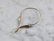 Load image into Gallery viewer, Womens Vintage Estate 14K Yellow Gold Charm Pendant Hoop 1.2g E1466