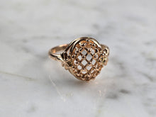 Load image into Gallery viewer, Womens Vintage Estate 14K Yellow Gold Filigree Ring 3.5g E1470