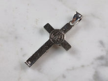 Load image into Gallery viewer, Womens Sterling Silver Religious Cross Pendant Necklace 6.9g E1494