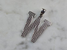 Load image into Gallery viewer, Womens Sterling Silver Initial Letter " W " Pendant 1.7g E1547