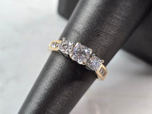 Load image into Gallery viewer, Womens Vintage Estate 14k Yellow Gold Diamond Ring 4.3g E1556