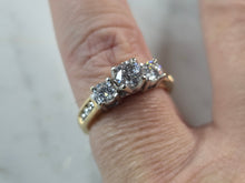 Load image into Gallery viewer, Womens Vintage Estate 14k Yellow Gold Diamond Ring 4.3g E1556