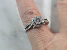 Load image into Gallery viewer, Womens Vintage Estate 14K White Gold Diamond Ring, 3.7g E1559