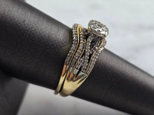Load image into Gallery viewer, Womens Vintage Estate 10K Yellow Gold Diamond Wedding Ring Set 4.0g E1564