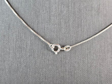 Load image into Gallery viewer, Womens Vintage Estate Sterling Silver Seahorse Pendant Necklace 7.3g E1587