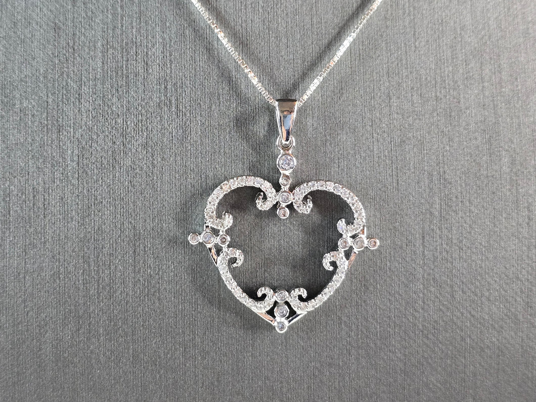 Womens Estate Sterling Silver CZ Heart Pendant W/ Necklace 5.8g E1599