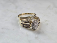 Load image into Gallery viewer, Womens Vintage Estate 10K Yellow Gold Diamond Wedding Ring Set 4.0g E1606
